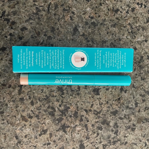 NEW Thrive Causemetics Brilliant Eye Brightener - Picture 3 of 3